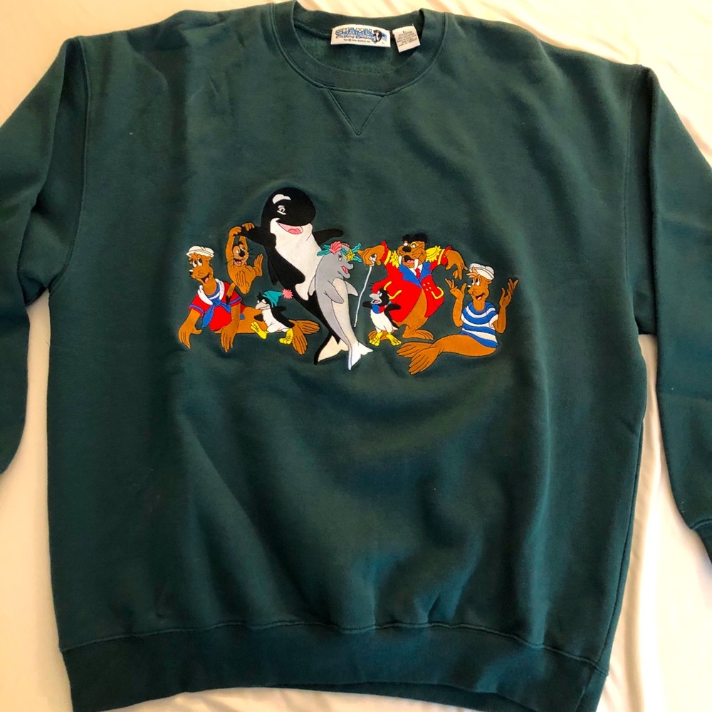 Vintage Shamu Embroidered Crewneck Sweater